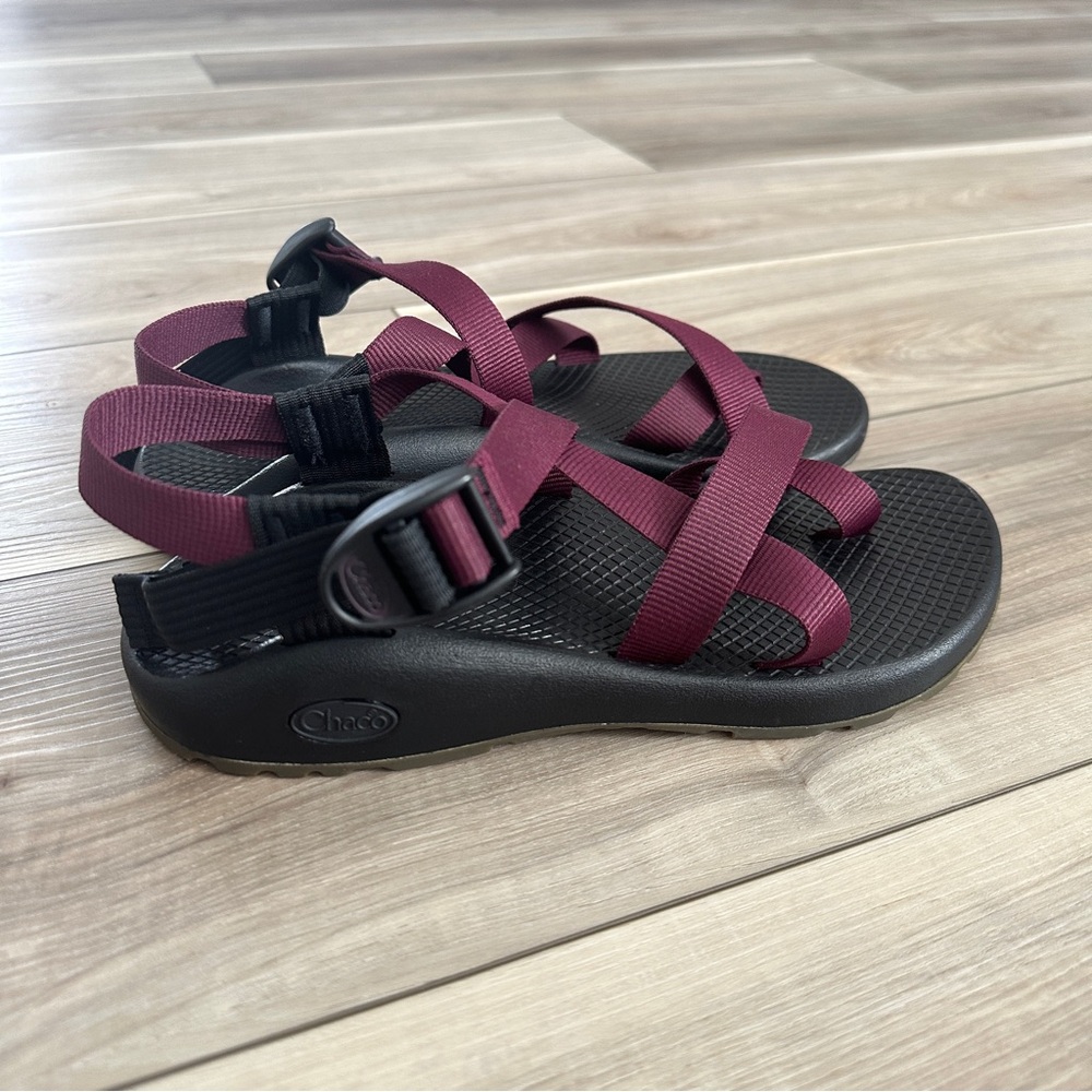 Chaco Z/2 Classic Sandals Maroon Toe Loop Sport Walking Outdoor Women’s Size 8 - Picture 2 of 10